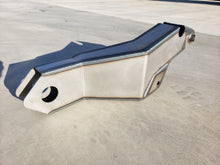 Load image into Gallery viewer, 99-06 Chevy/GMC 1500 4-Link Pivot Boxes
